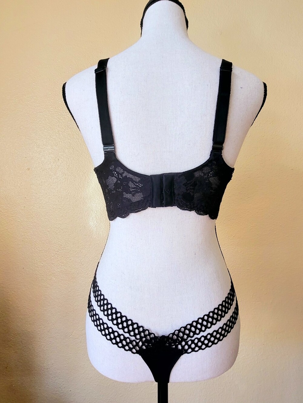 VS Victoria's Secret Dream Angels Lightly Lined Lace Demi Bra 34DDD Sexy Black - Picture 2 of 13